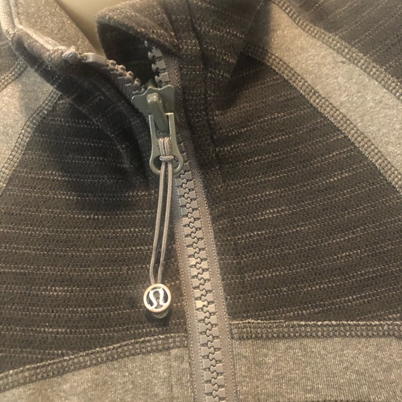 Lululemon jacket - Picture 4 of 8